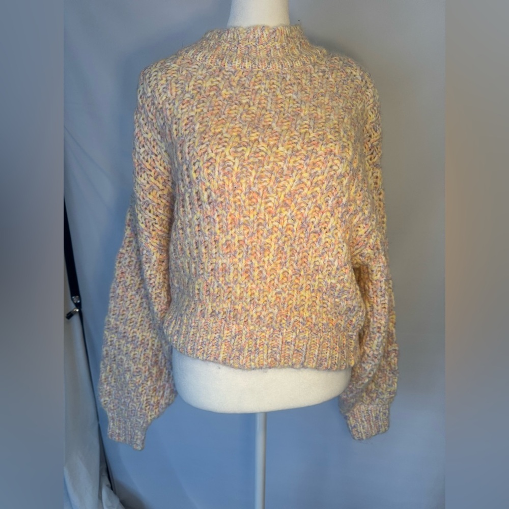 Universal Threads Size Small cozy knit, mock neck sweater, pastel colors